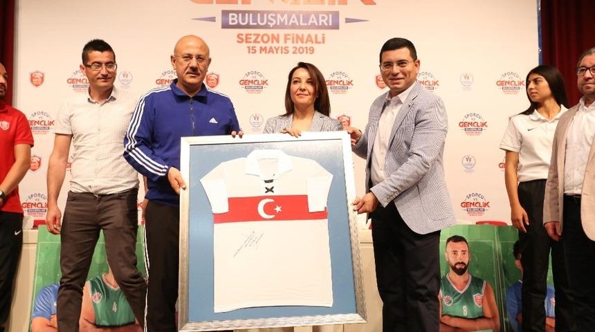 Sporcu ve Gen&ccedil;lik Buluşmaları&rsquo;nda sezon finali