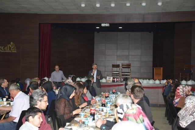 Gediz Belediyesi personeli iftar yemeğinde buluştu