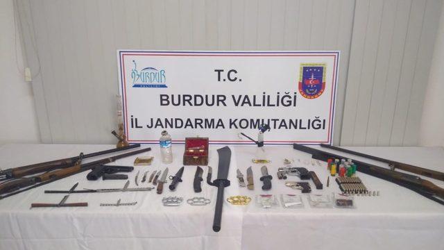 Burdur’da uyuşturucu ve göçmen kaçakçılığı operasyonu