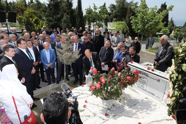 Mevlüt Aslanoğlu kabri başında anıldı