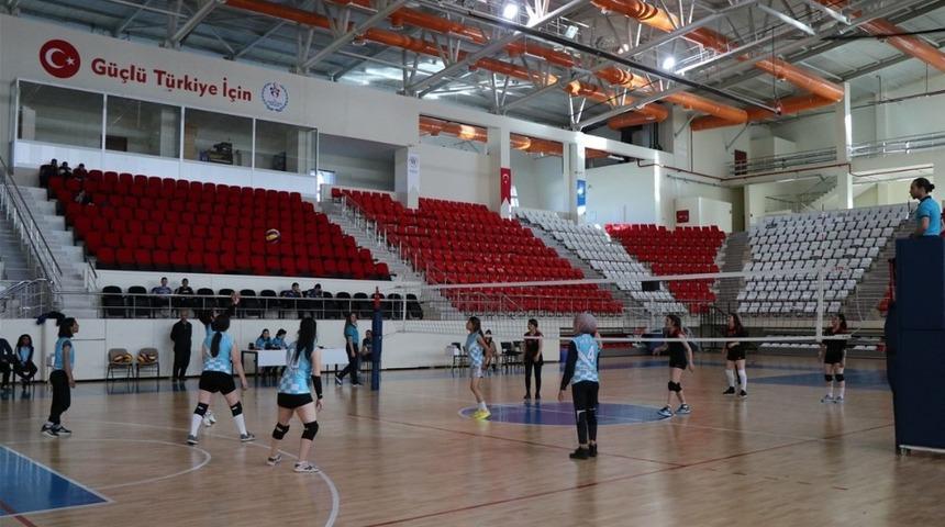 Gen&ccedil;lik Haftası Voleybol İl birinciliği