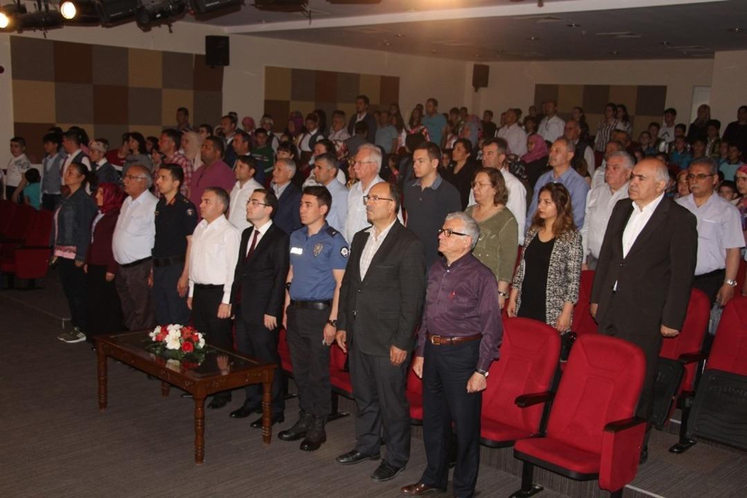 &Ouml;zel &ouml;ğrencilerin programı b&uuml;y&uuml;k beğeni topladı