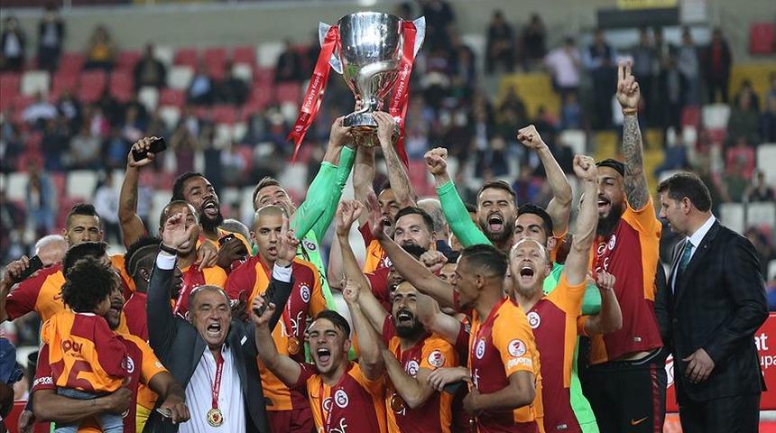 Galatasaray bir kupa daha müzesine götürdü