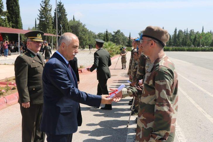 Engelli bireylerin bir günlük asker olma sevinci G5