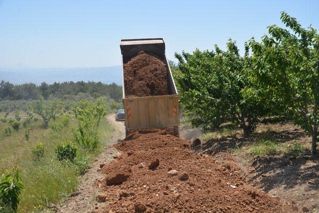 Şehzadeler’de ova yolu mesaisi