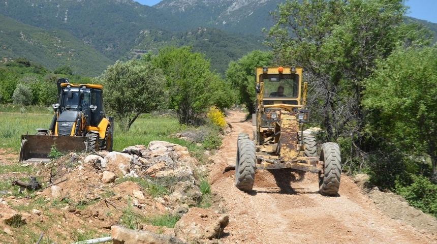 Şehzadeler’de ova yolu mesaisi