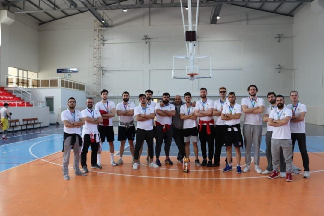 Atat&uuml;rk &Uuml;niversitesi, spor m&uuml;sabakalarına damga vurdu