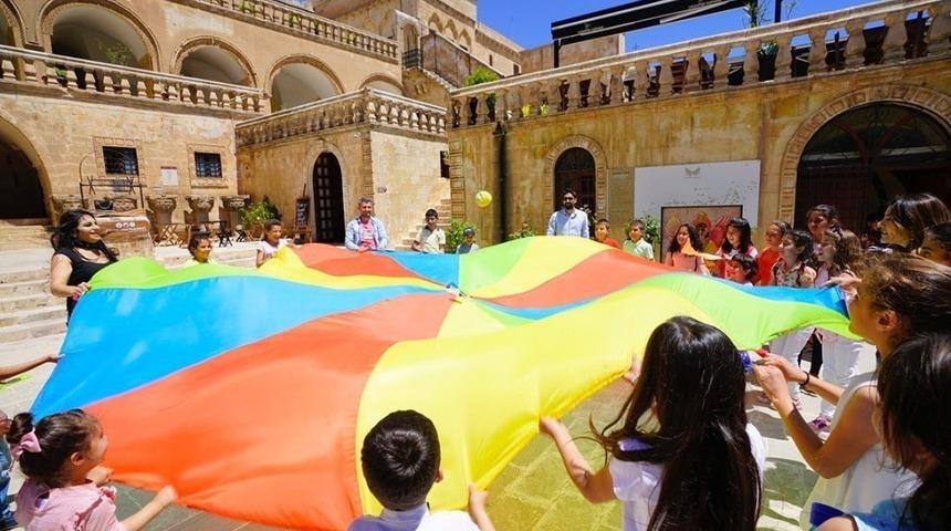 Engelli &ouml;ğrenciler Mardin M&uuml;zesi&rsquo;ni gezdi