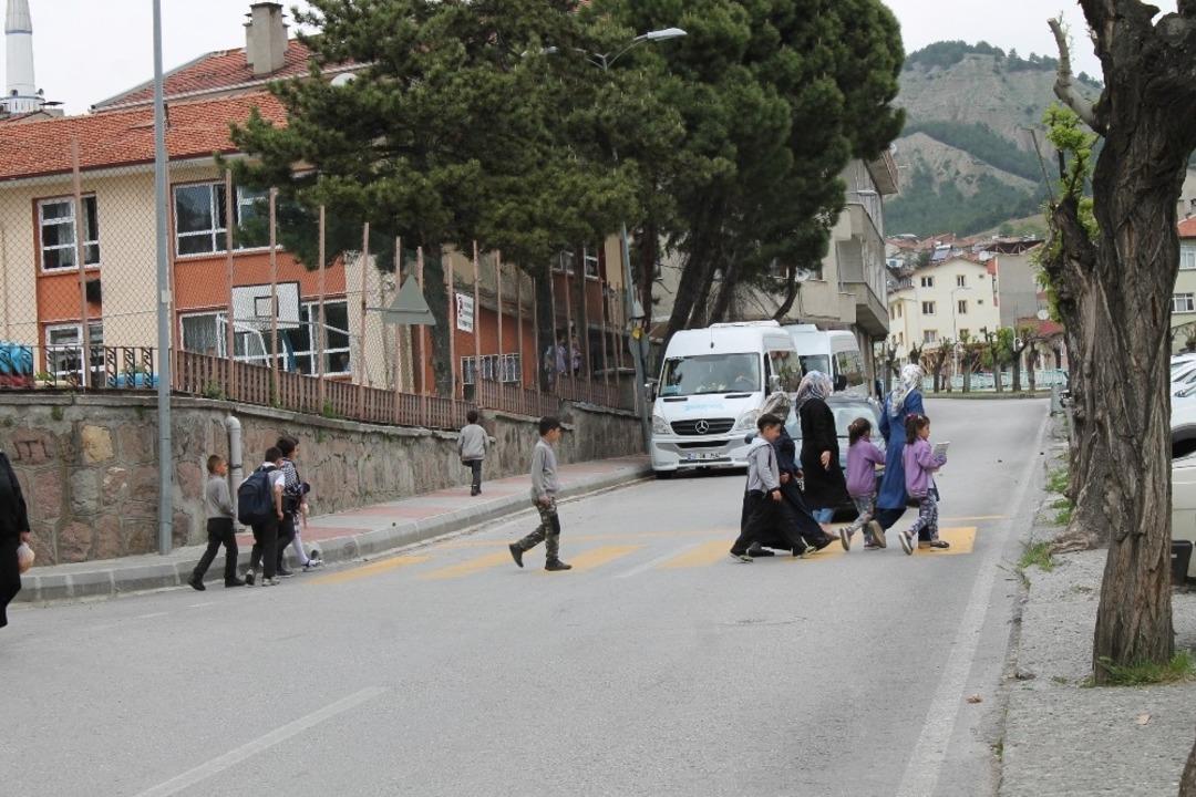 Tosya&rsquo;da yaya ge&ccedil;itlerinde uygulama yapıldı