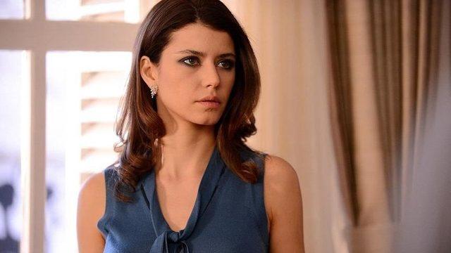 Eski sevgilisinin annesinden Beren Saat’e yorum!