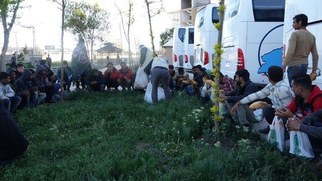 Umut Kervanından mültecilere iftar