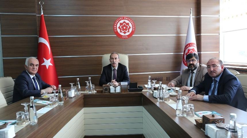 Atık &ccedil;amurları solucanlara yedirecekler