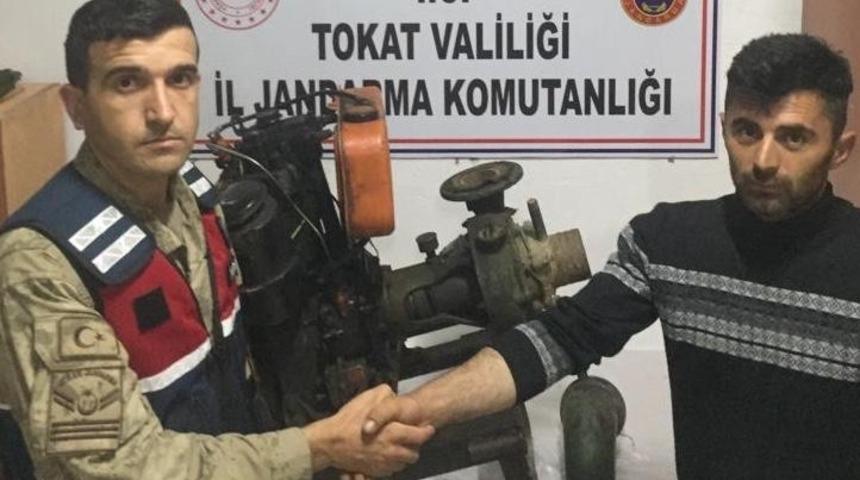Alıcı kılığına giren Jandarmaya yakalandılar