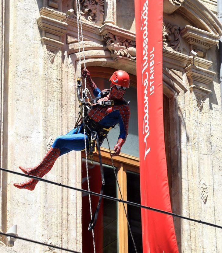 Örümcek Adam İstiklal Caddesi'nden çıktı! G5