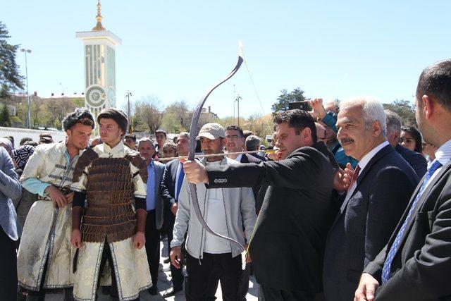 19 Mayıs’ın 100. yılı festival havasında kutlanıyor