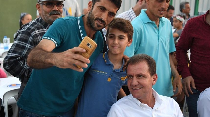 Se&ccedil;er: "Bizi ayrıştırmak isteyenlere inat kardeşlik t&uuml;rk&uuml;leri s&ouml;yleyeceğiz"