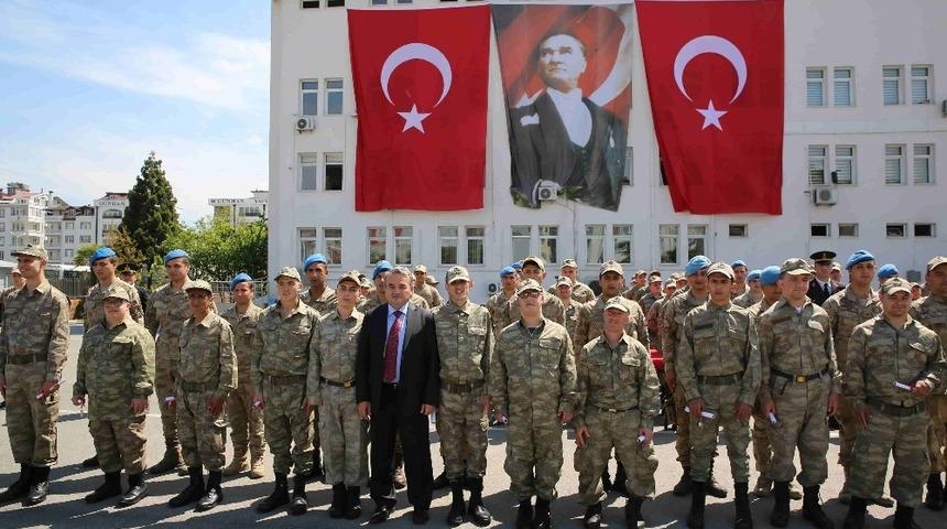 Engelliler &ccedil;akı gibi asker oldu