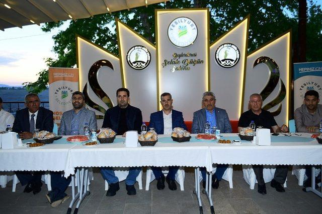 Çınar, şampiyon takımı iftarda ağırladı