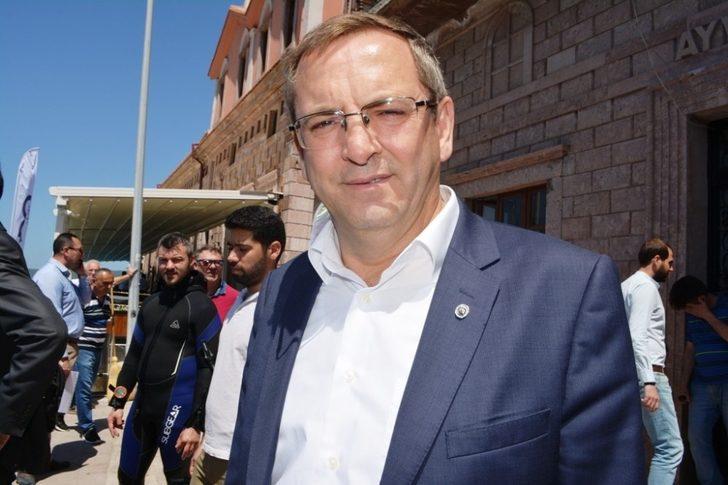 Ayvalıklı gençlerden deniz dibi temizliği G5