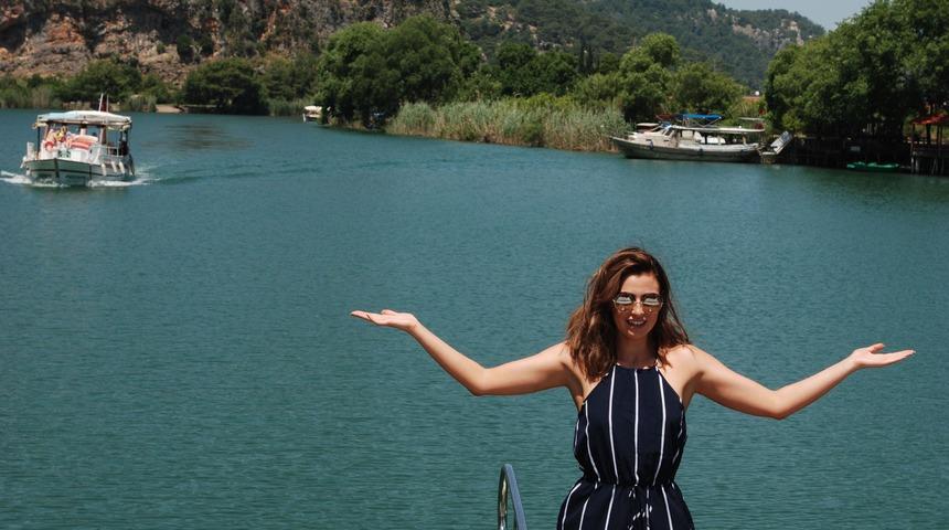 İngiltere g&uuml;zeli Alisha Cowie T&uuml;rkiye'nin tanıtım y&uuml;z&uuml; olacak