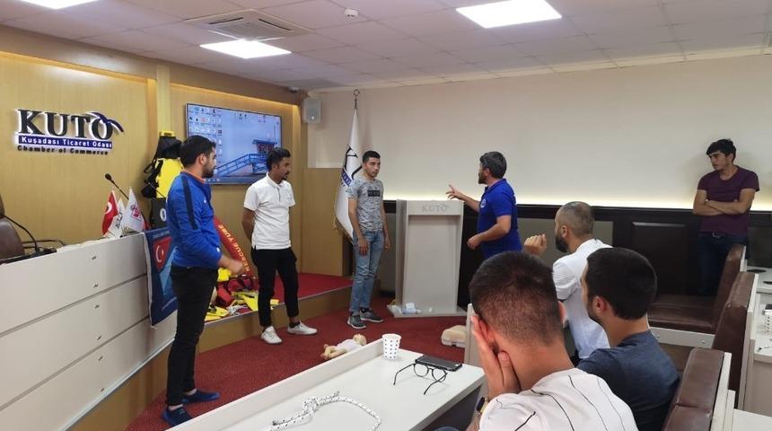 Kuşadası Ticaret Odası&rsquo;nda cankurtaran eğitimi verildi