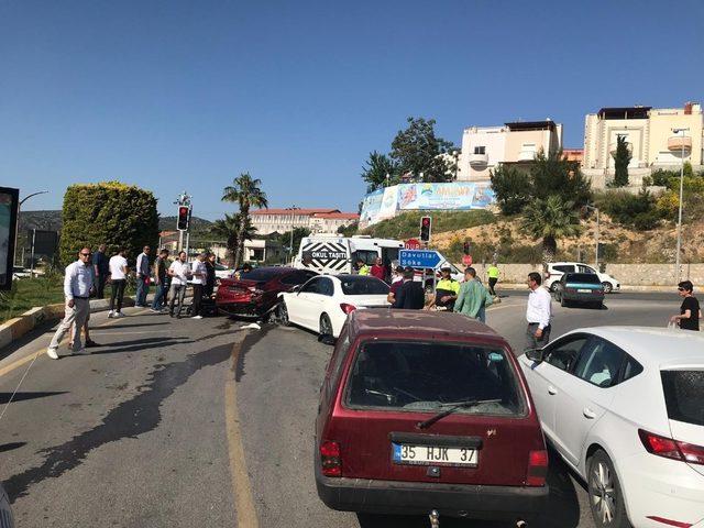 Kuşadası’nda trafik kazası: 1 yaralı