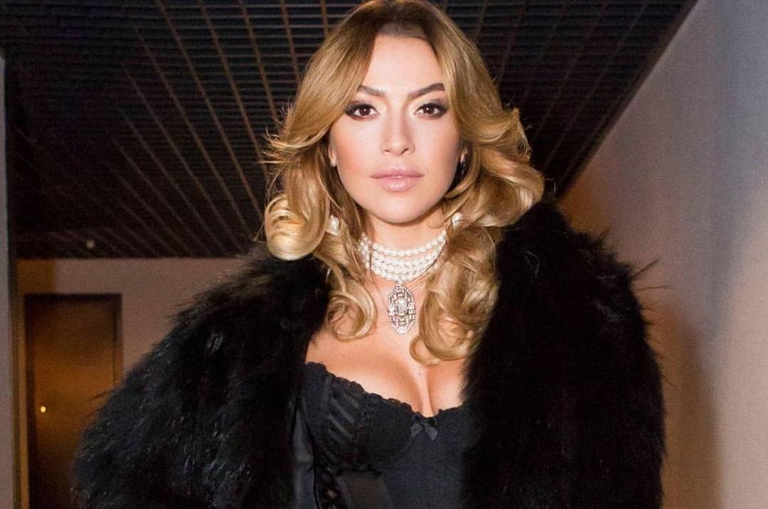 Hadise'nin hi&ccedil; g&ouml;r&uuml;lmemiş Eurovision fotoğrafları! İlk defa paylaştı