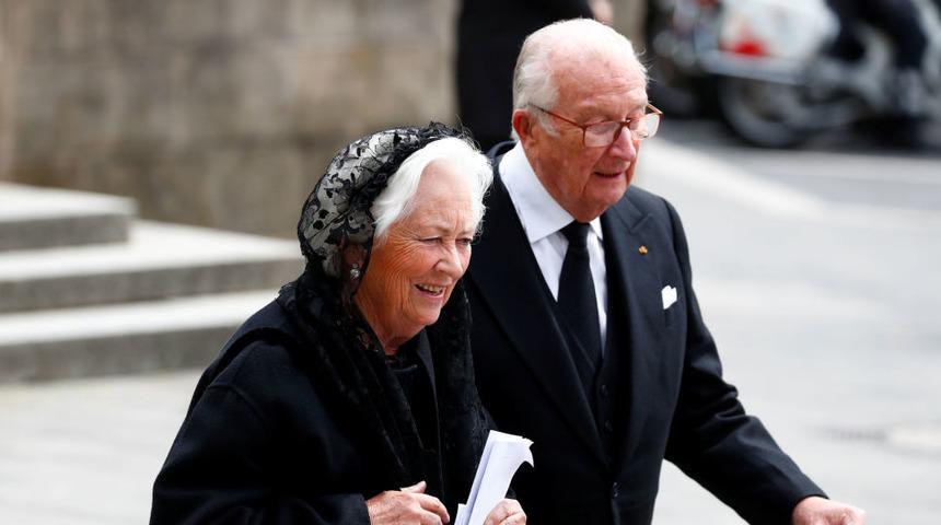 Belçika'nın eski kralına DNA testi cezası