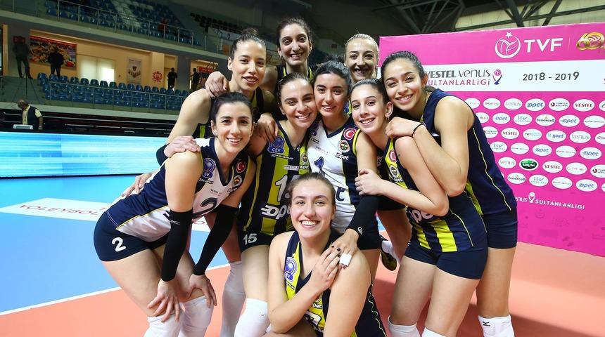 Fenerbahçe Opet 7 oyuncu ile yollarını ayırdı