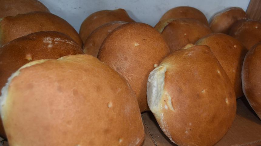 Ege'nin Ramazan hediyesi dolmalık ekmek raflarda yerini aldı