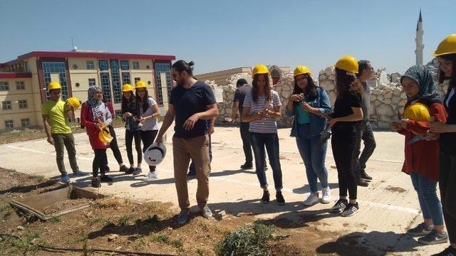 Lise öğrencileri KMÜ arkeoloji bölümünü ziyaret etti
