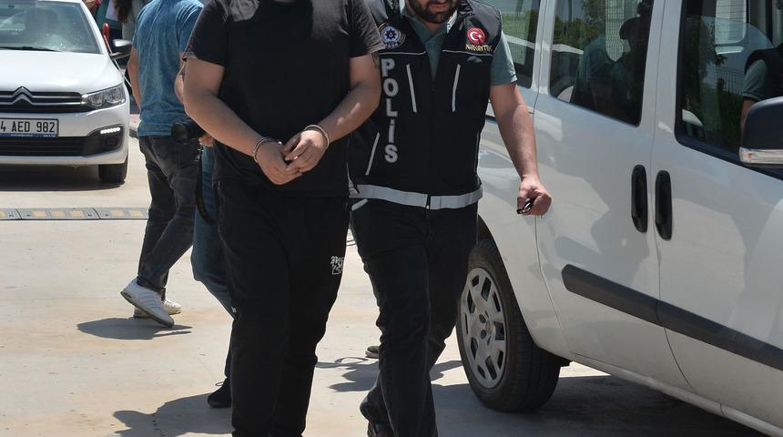 Saksafon sanat&ccedil;ısı uyuşturucu satarken yakalandı