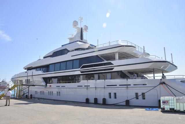 Antalya rıhtımında 80 milyon dolarlık iki süper yat