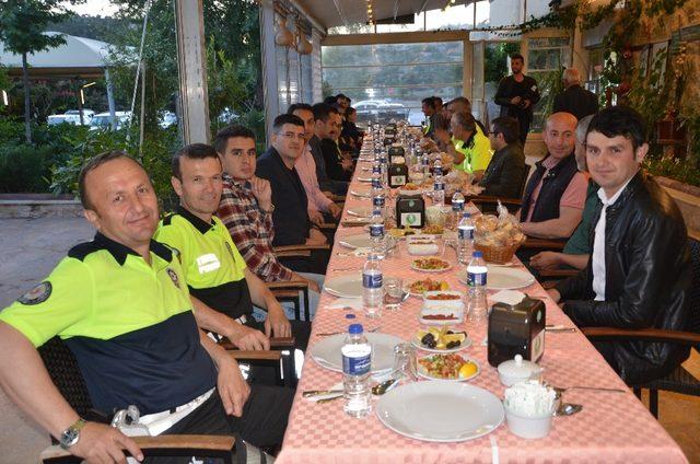 Akseki’de  bölge trafik polisleri iftarda buluştu