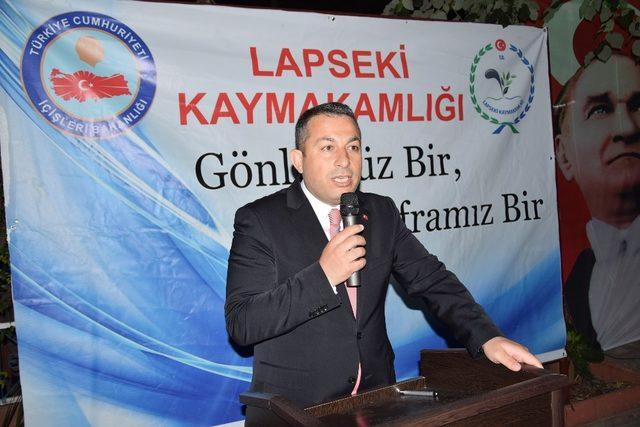 Lapseki’de şehit ve gazi ailelerine iftar verildi