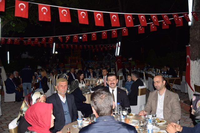 Lapseki’de şehit ve gazi ailelerine iftar verildi