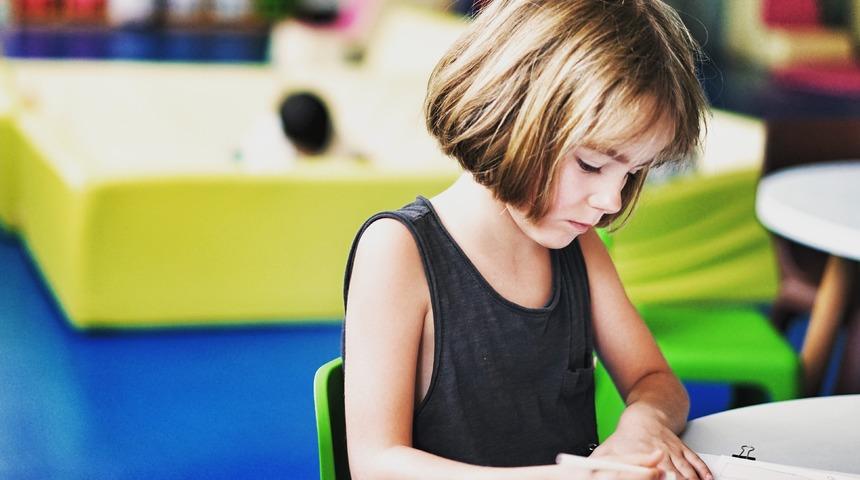 Garip davranışları ele verdi! Cebinden &ccedil;ıkanlarsa şoke etti