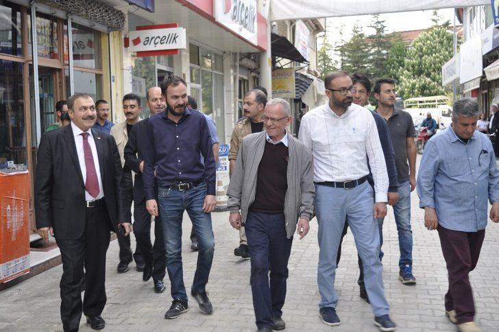 Eroğlu’dan Şuhut çarşı esnafına ziyaret G2