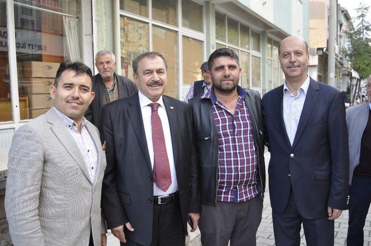 Eroğlu’dan Şuhut çarşı esnafına ziyaret G5