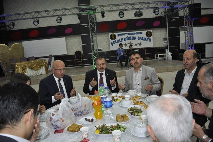Veysel Eroğlu Şuhut Vakfı’nın iftarına katıldı G2