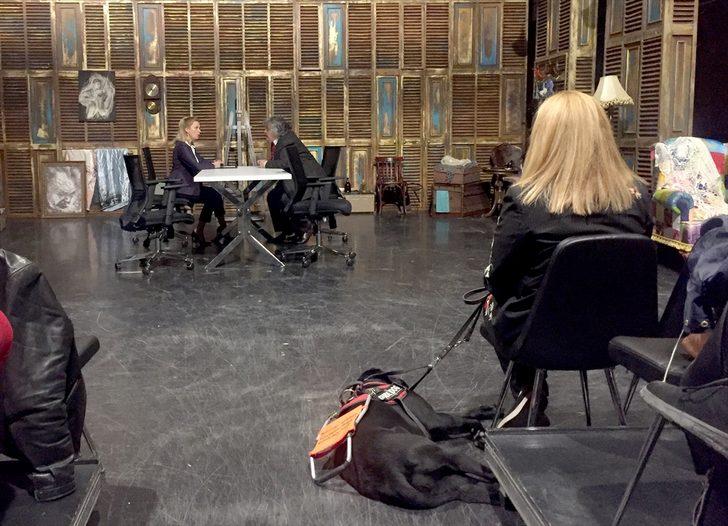 Türkiye'de ilk! Görme engelliler tiyatro oyunlarına artık rehber köpeklerle gelecek G1