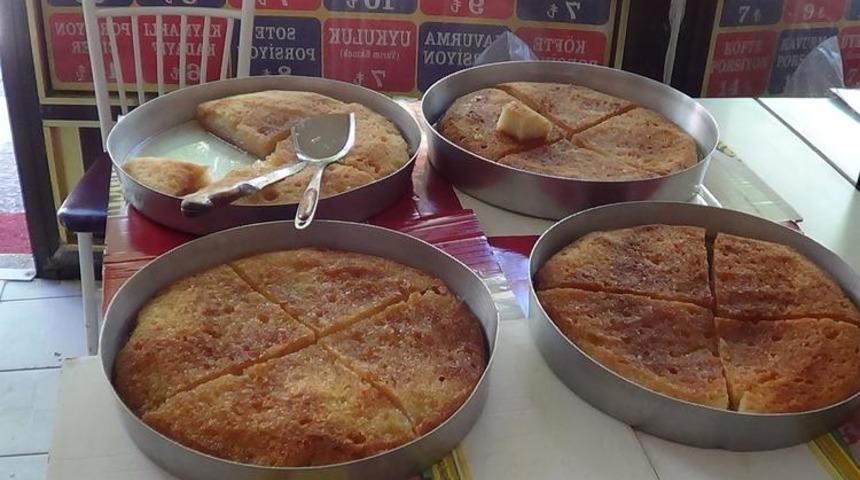İçinde yağ olmayan şerbetli tatlı ekmek kadayıfı