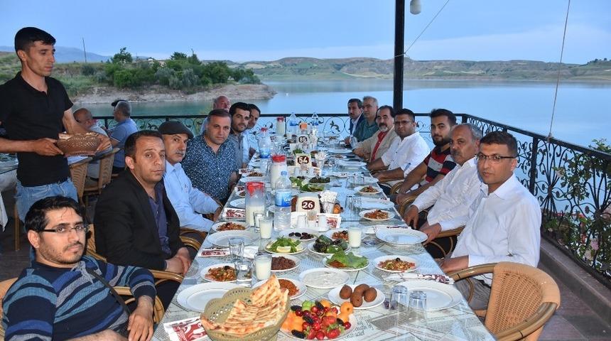 Kahta&rsquo;da Gazeteciler ve Yazarlar iftarda buluştu