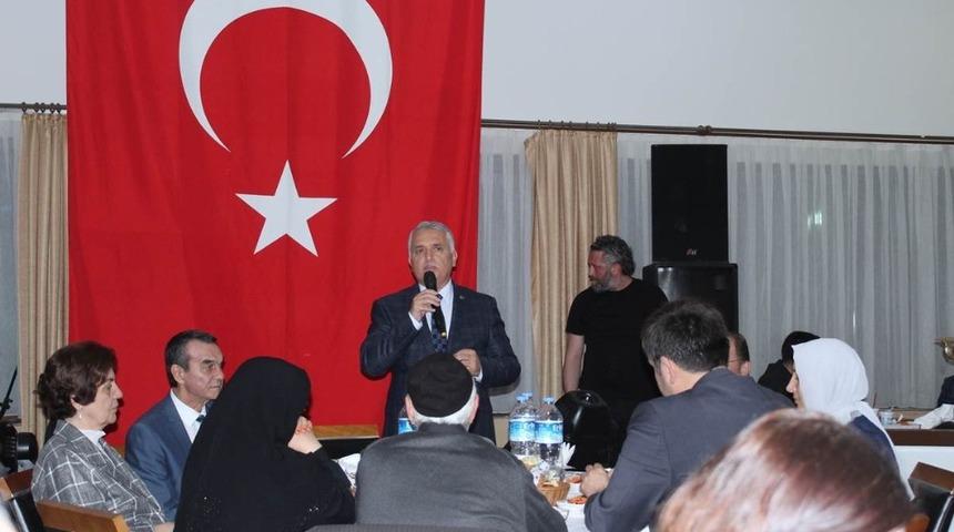 &Ccedil;erkezk&ouml;y Kaymakamlığı şehit aileleri ve gaziler onuruna iftar yemeği d&uuml;zenledi