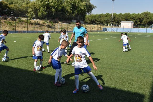 Yunusemre Yaz Futbol Kursu düzenliyor