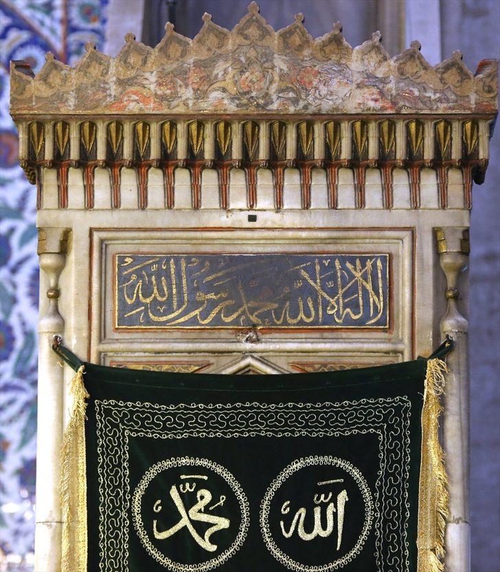 'Cennetten parçalar' 5 asırdır bu camide muhafaza ediliyor  G1