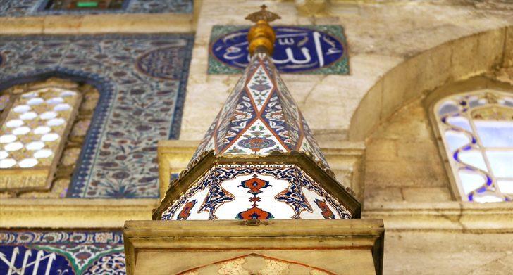 'Cennetten parçalar' 5 asırdır bu camide muhafaza ediliyor  G2