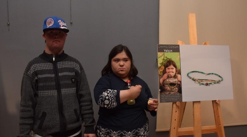 &Ouml;zel &ccedil;ocuklardan &lsquo;Bizim de Hayallerimiz Var&rsquo; fotoğraf sergisi