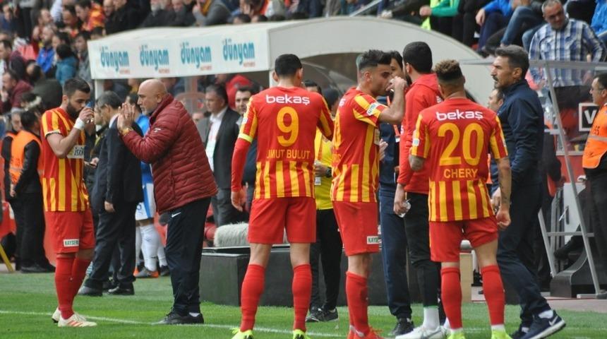 Kayserispor&rsquo;da 12 futbolcunun s&ouml;zleşmesi bitiyor