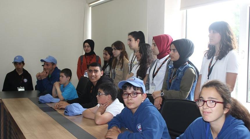 Bilecik&rsquo;ten gelen &ouml;zel &ccedil;ocuklar Kaymakam Yavuz&rsquo;u ziyaret etti